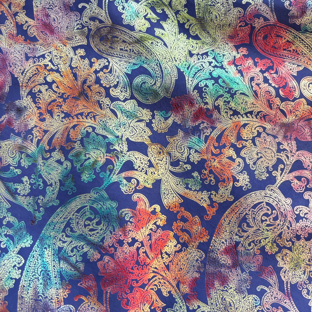 PAISLEY GLOW