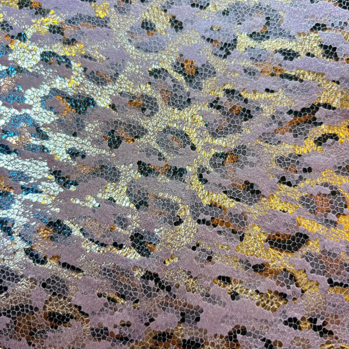 LEOPARD GLEAM
